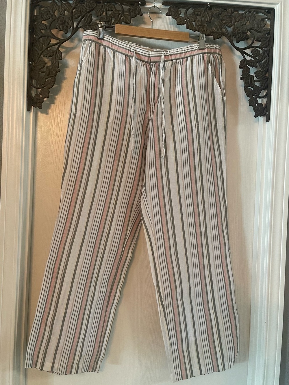 Liz Claiborne White Pants with Pink & Gray Vertical Stripes